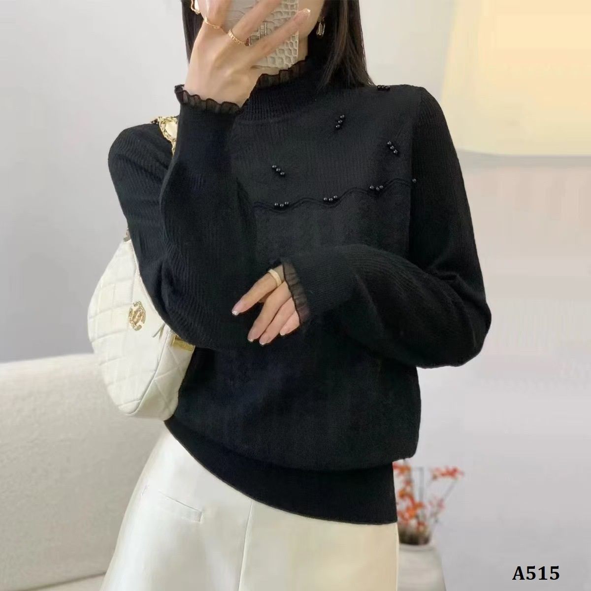  A515-Áo Len Nữ Dài Tay Nửa Cao Cổ Ren Đính Cườm 