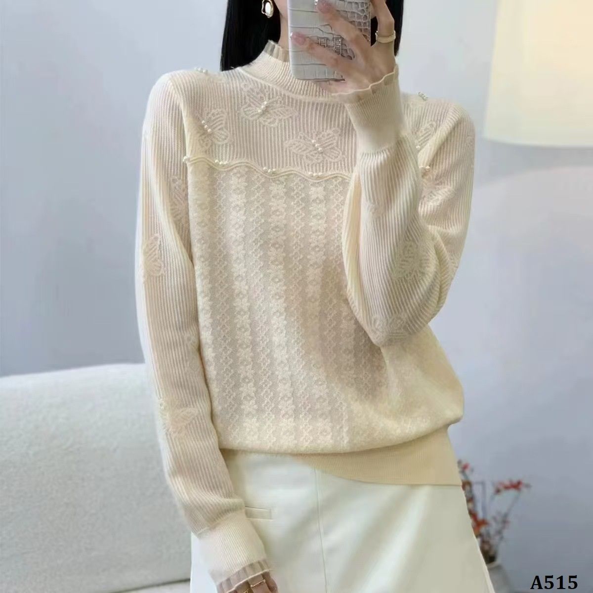  A515-Áo Len Nữ Dài Tay Nửa Cao Cổ Ren Đính Cườm 