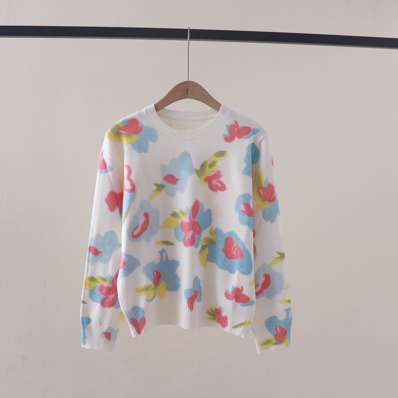  A838- Áo len dài tay cổ tròn in hình bướm 