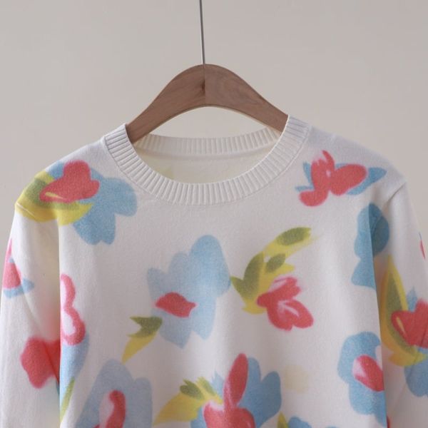  A838- Áo len dài tay cổ tròn in hình bướm 