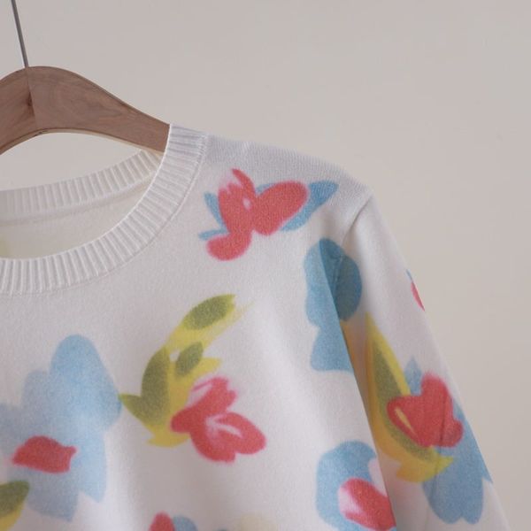  A838- Áo len dài tay cổ tròn in hình bướm 