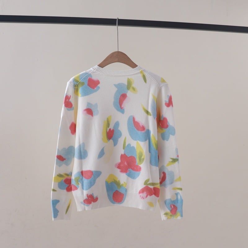  A838- Áo len dài tay cổ tròn in hình bướm 