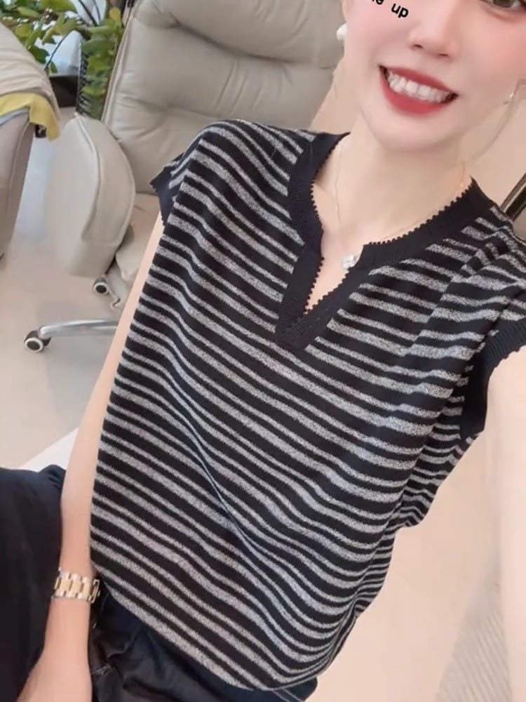  A674-Áo Len Lụa Cổ V Ngắn Tay Kẻ Sọc 