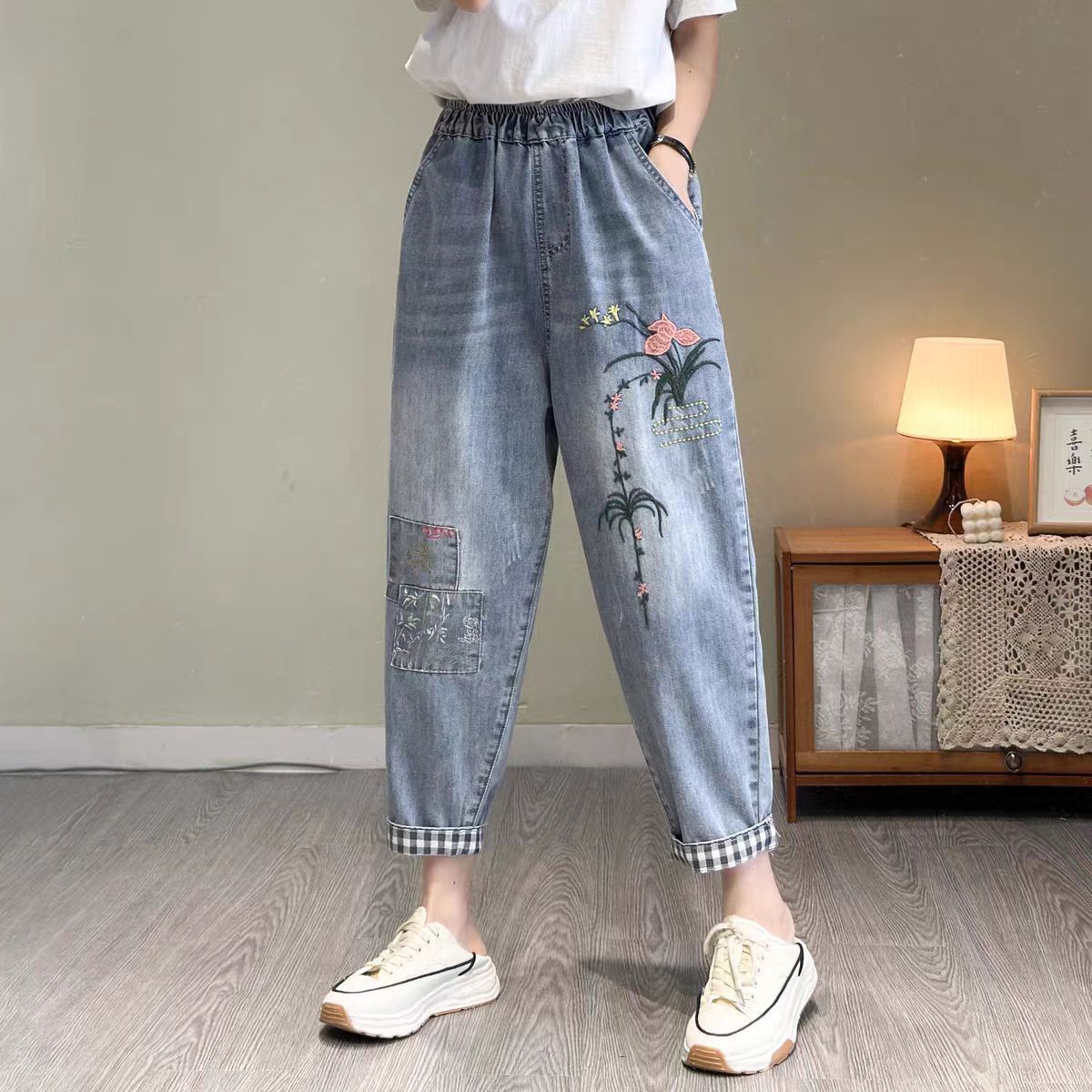  Q170-Quần Jeans Retro Thêu Hoa 9 Tấc 