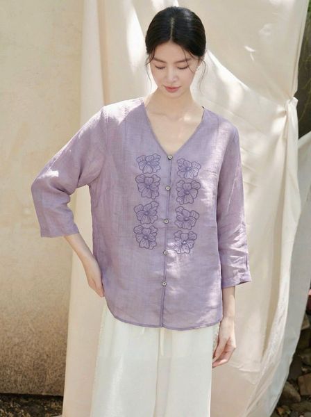  A563-Áo Ramie Cổ Tim Thêu Hoa 