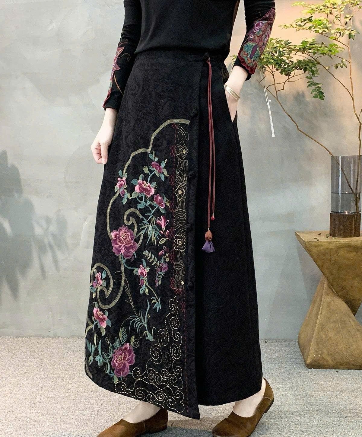  Q391-Chân váy midi dáng dài thêu họa tiết 