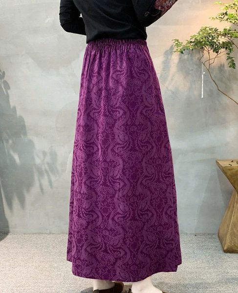  Q391-Chân váy midi dáng dài thêu họa tiết 