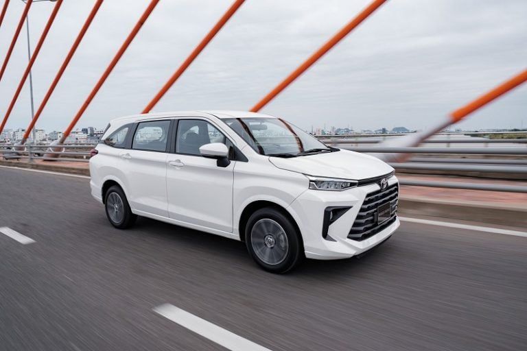  Xe 7 chỗ Toyota Avanza 