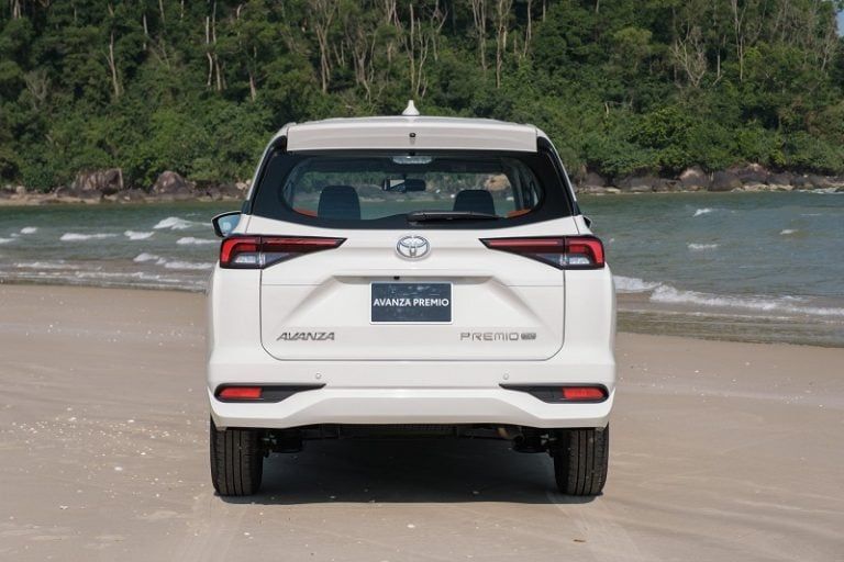  Xe 7 chỗ Toyota Avanza 