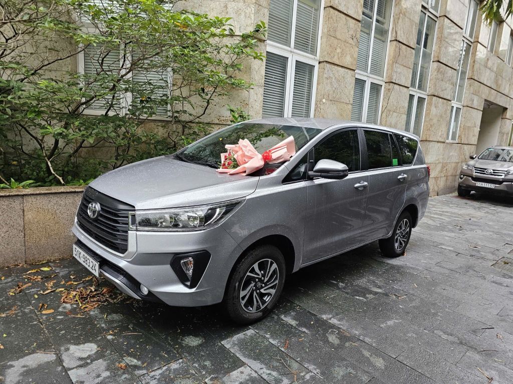  Xe 7 chỗ Toyota Innova 