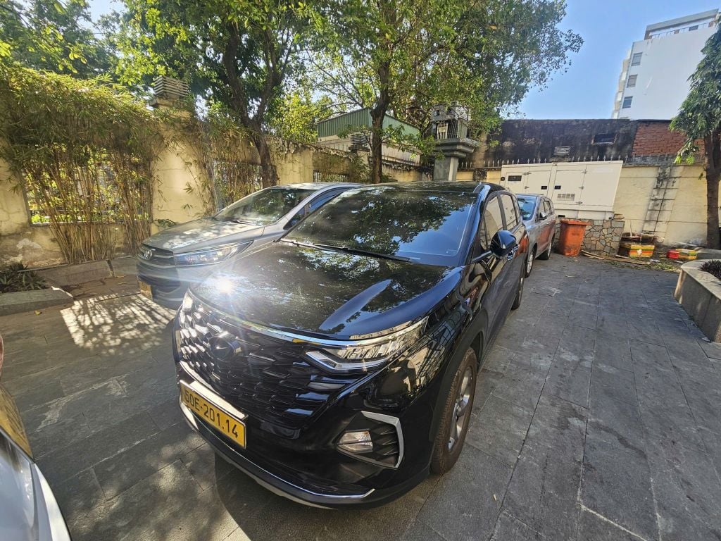  Xe 7 chỗ Huyndai Custin 