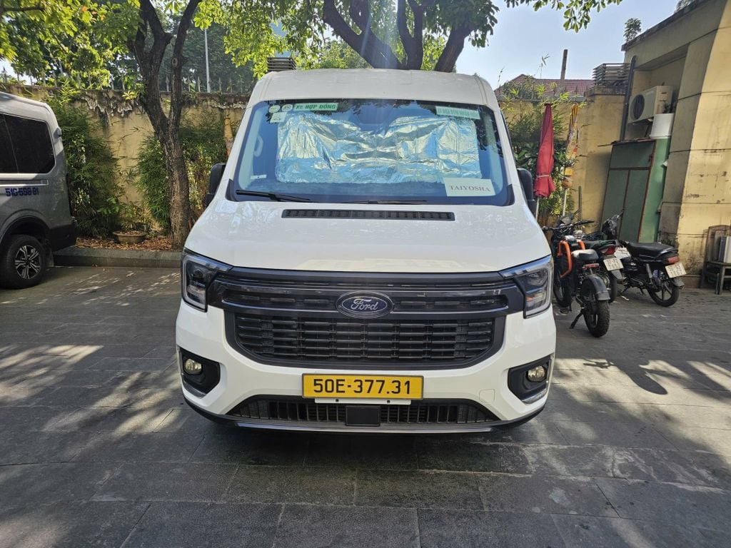  Xe 16 chỗ Ford Transit 
