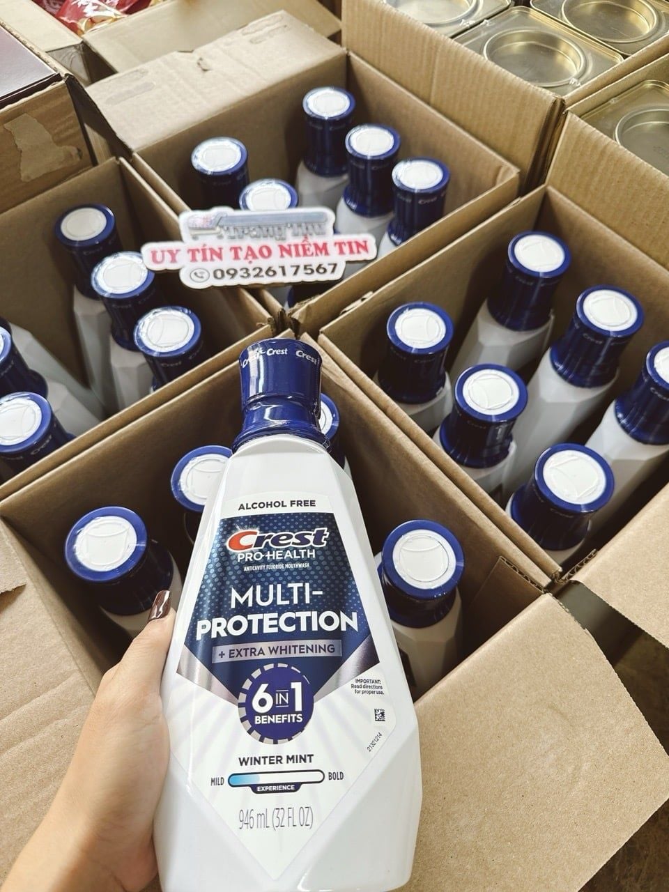  B597- Nước súc miệng Crest 6in1 946ml 
