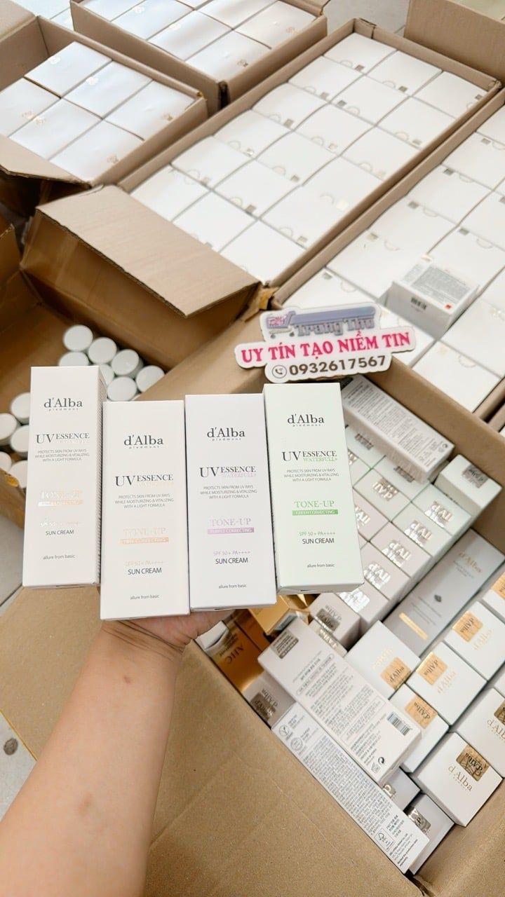  E73- Kem chống nắng nâng tone  d'alba 35ml 