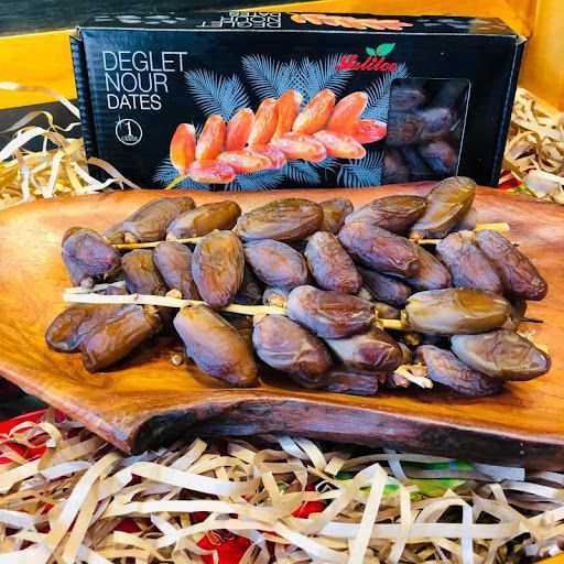  B188- Chà là VIP Tagaco nguyên cành Deglet Nour Dates 500g 