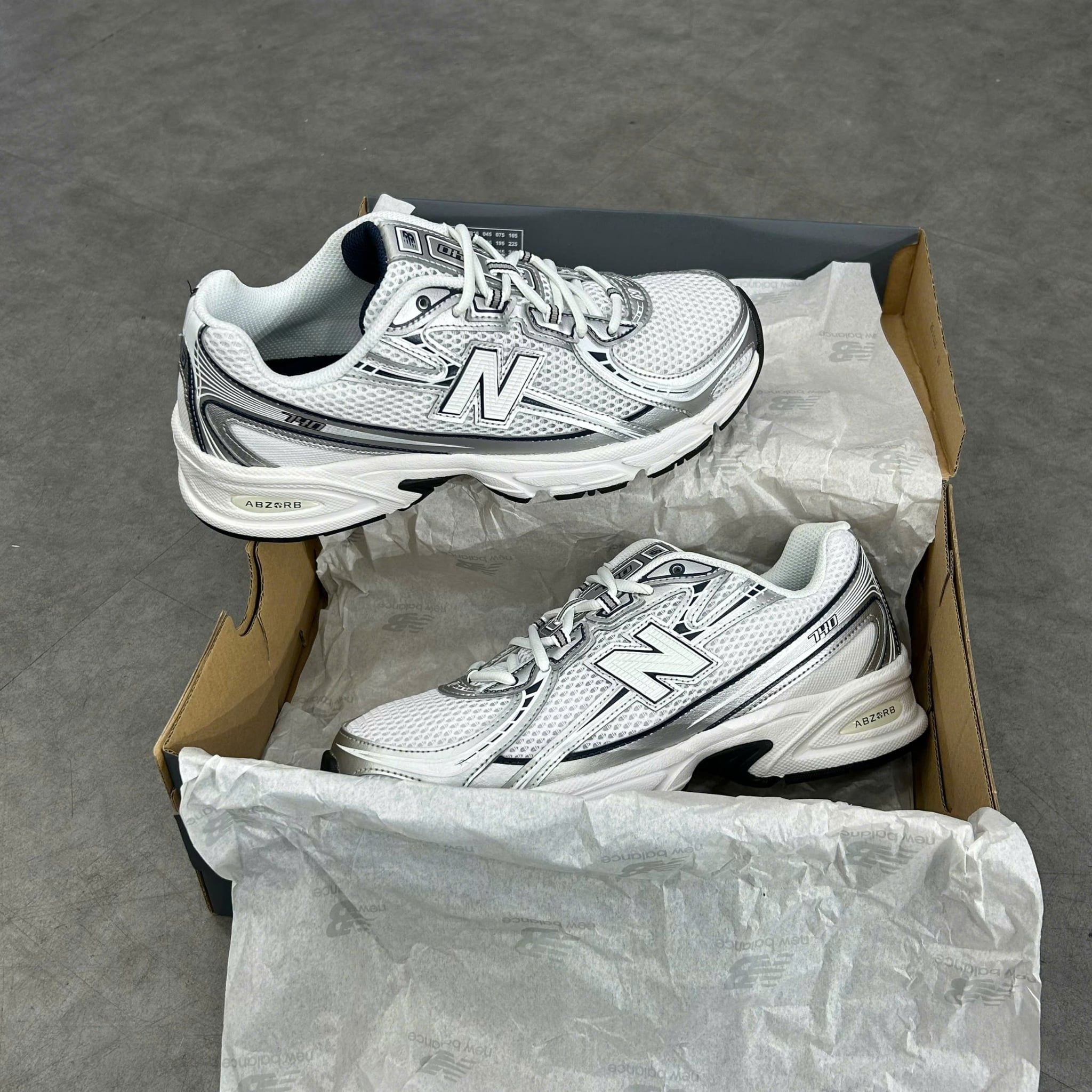  NEW BALANCE 740V2 WHITE SHADOW GREY NAVY U740WN2 