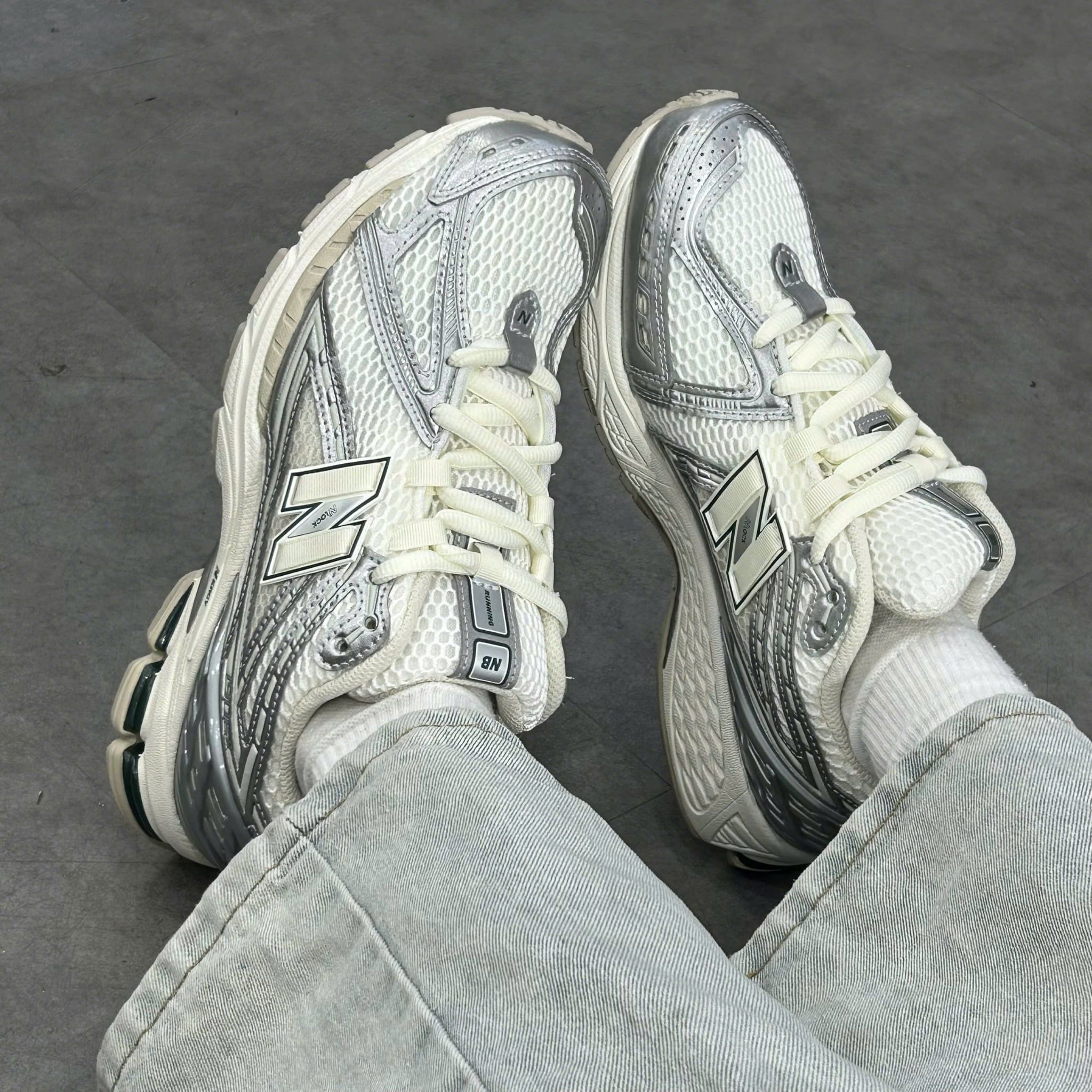  NEW BALANCE 1906R SILVER METALLIC SEA SALT M1906REE 
