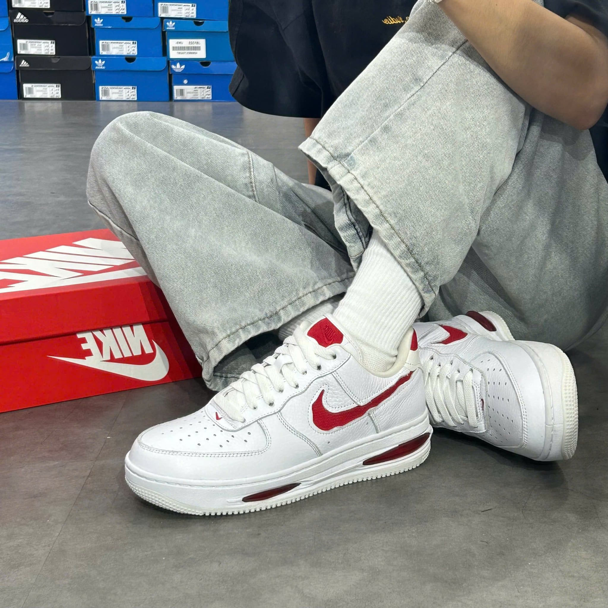  NIKE AIR FORCE 1 LOW EVO UNIVERSITY RED HF3630-100 