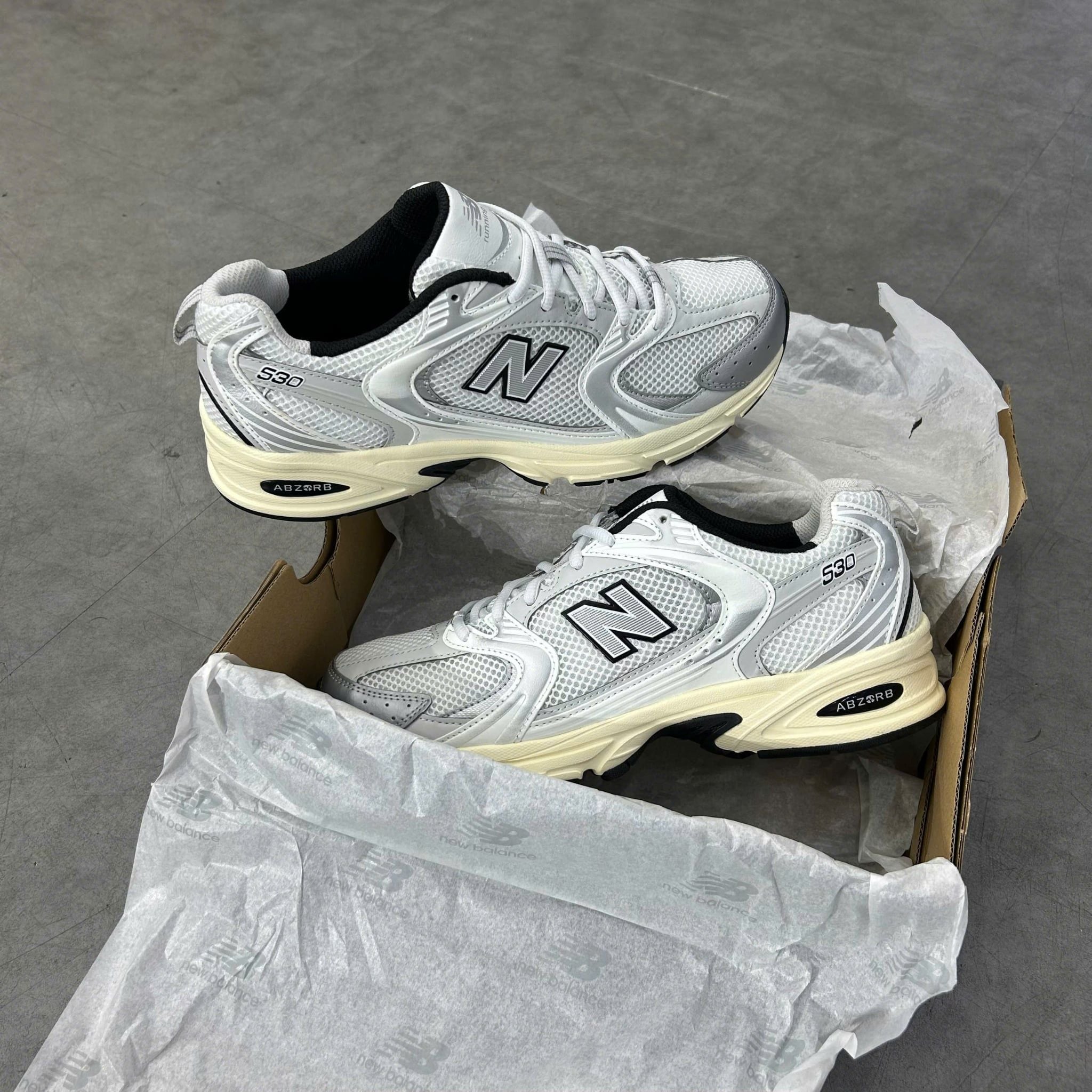  NEW BALANCE 530 SILVER CREAM MR530TA 