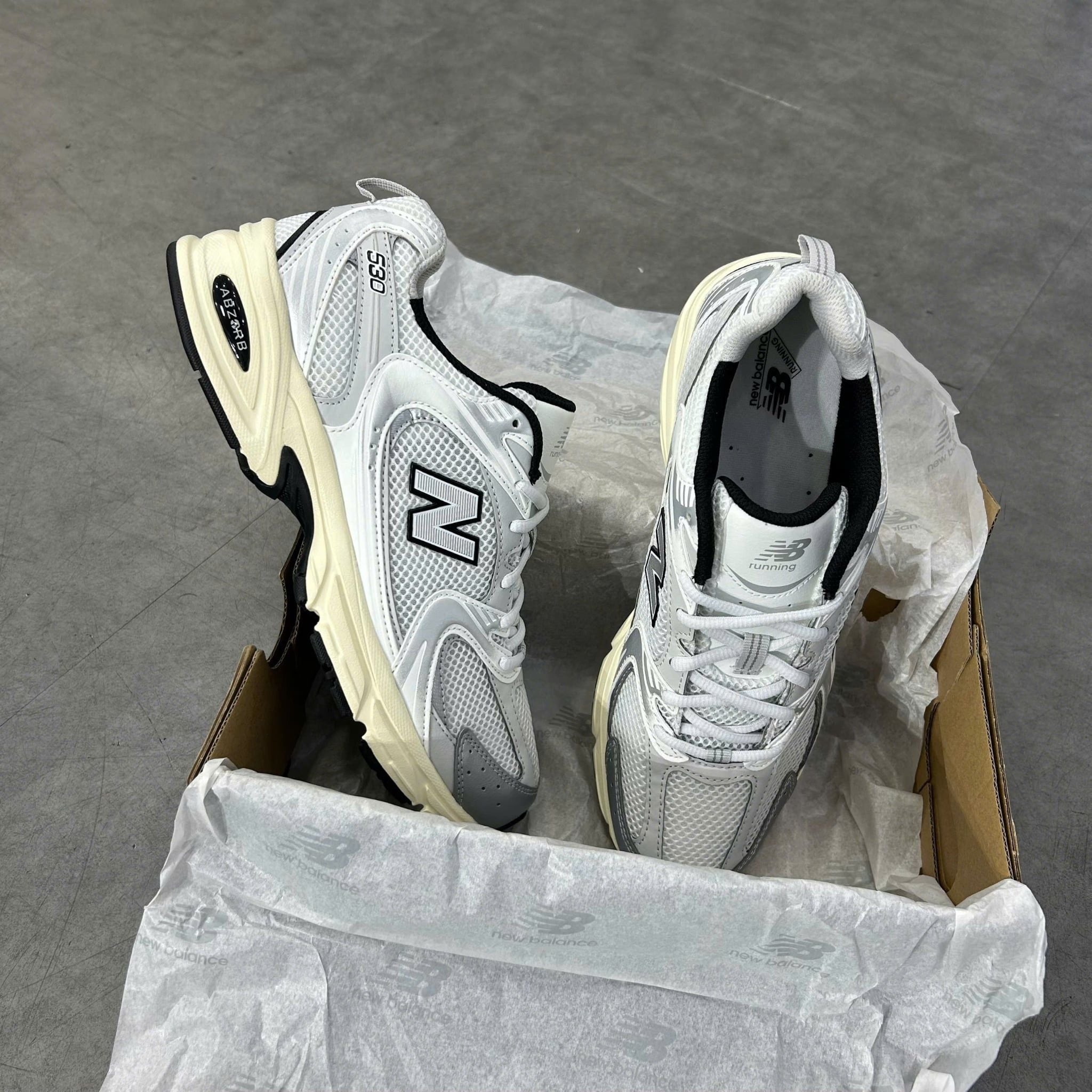  NEW BALANCE 530 SILVER CREAM MR530TA 
