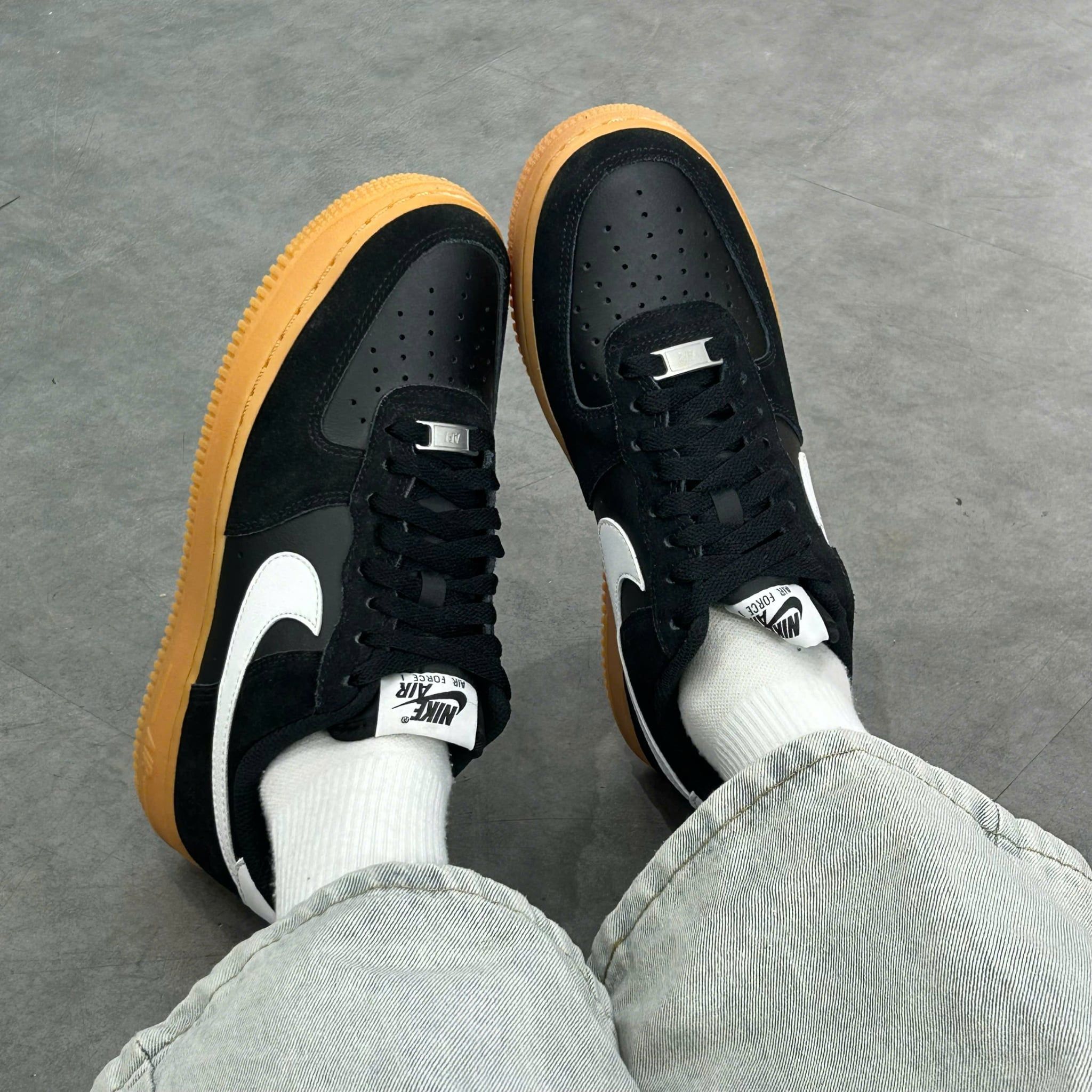  NIKE AIR FORCE 1 07 LV8 BLACK SUMMIT WHITE GUM FQ8714-004 