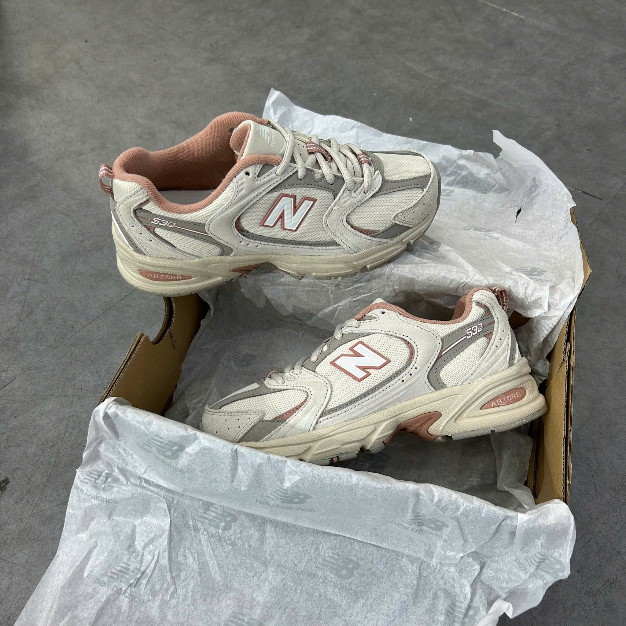 NEW BALANCE 530 TIMBERWOLF LINEN LANDSLIDE U530SMA 