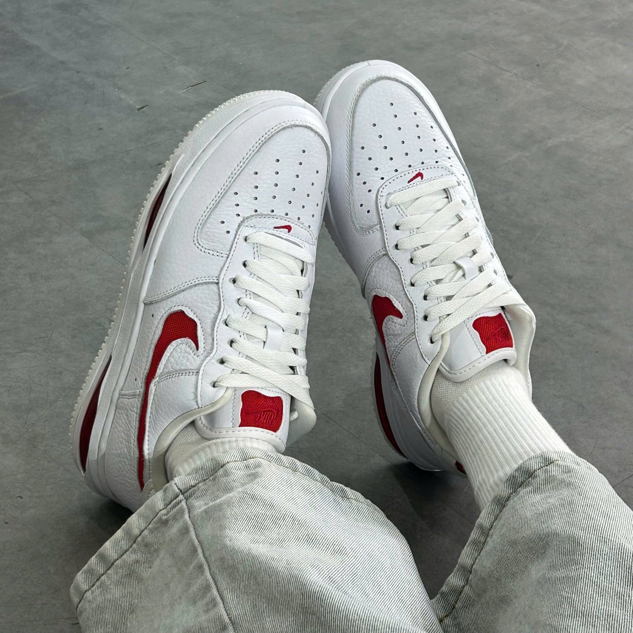  NIKE AIR FORCE 1 LOW EVO UNIVERSITY RED HF3630-100 