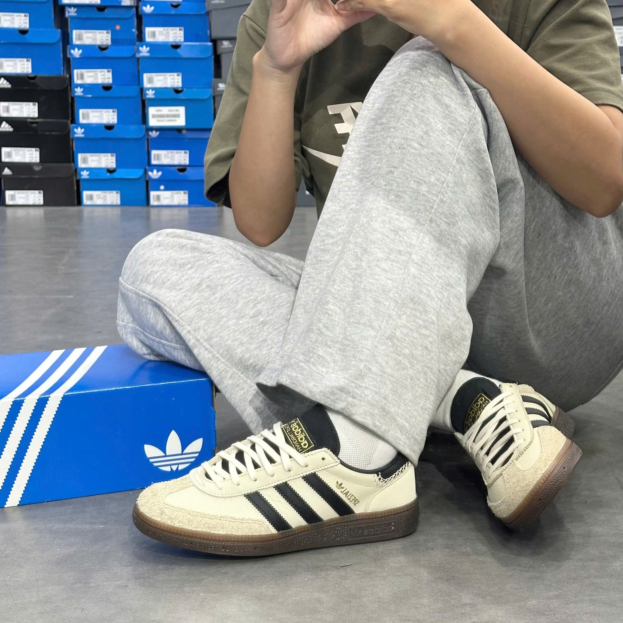  ADIDAS HANDBALL SPEZIAL WONDER WHITE BLACK IE3698 