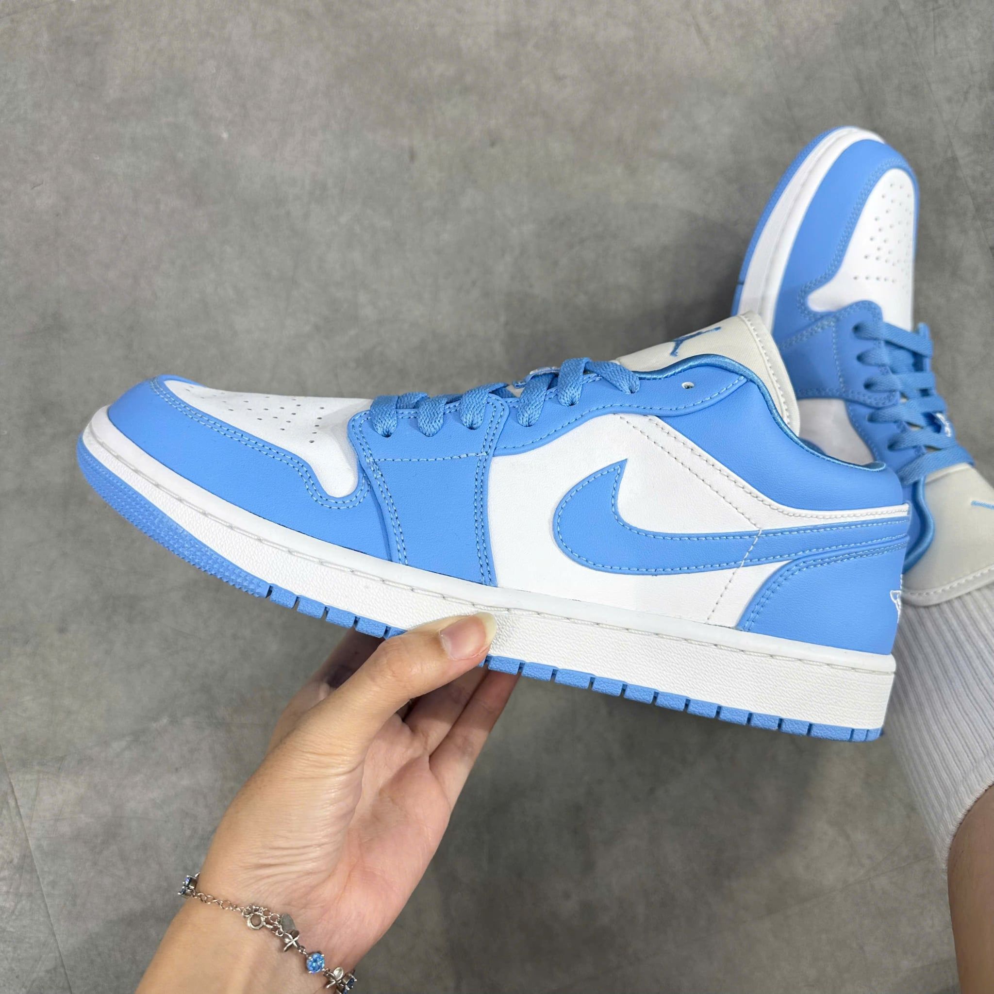  NIKE AIR JORDAN 1 LOW UNC W AO9944-441 
