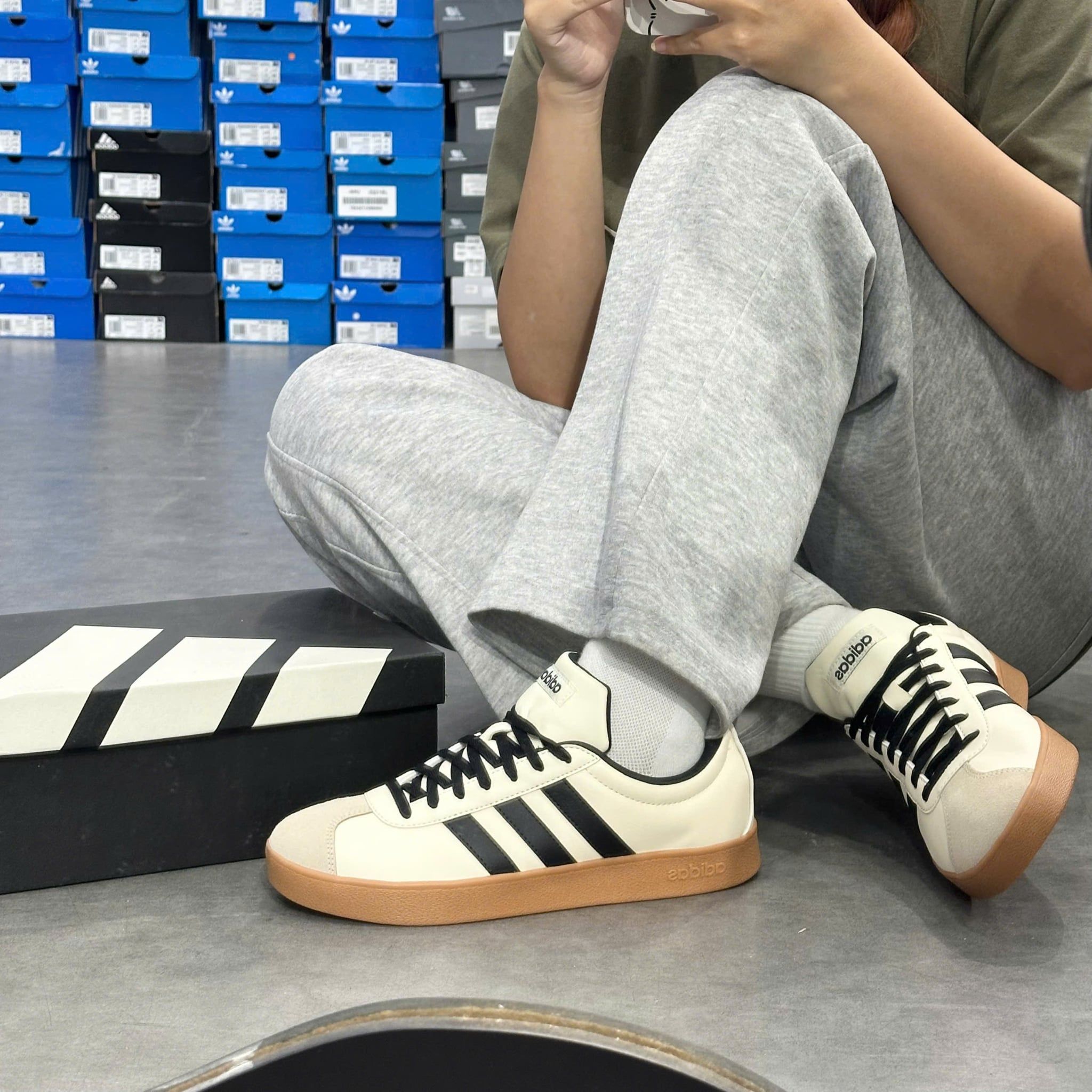  ADIDAS VL COURT BASE CREAM WHITE BLACK JR6912 