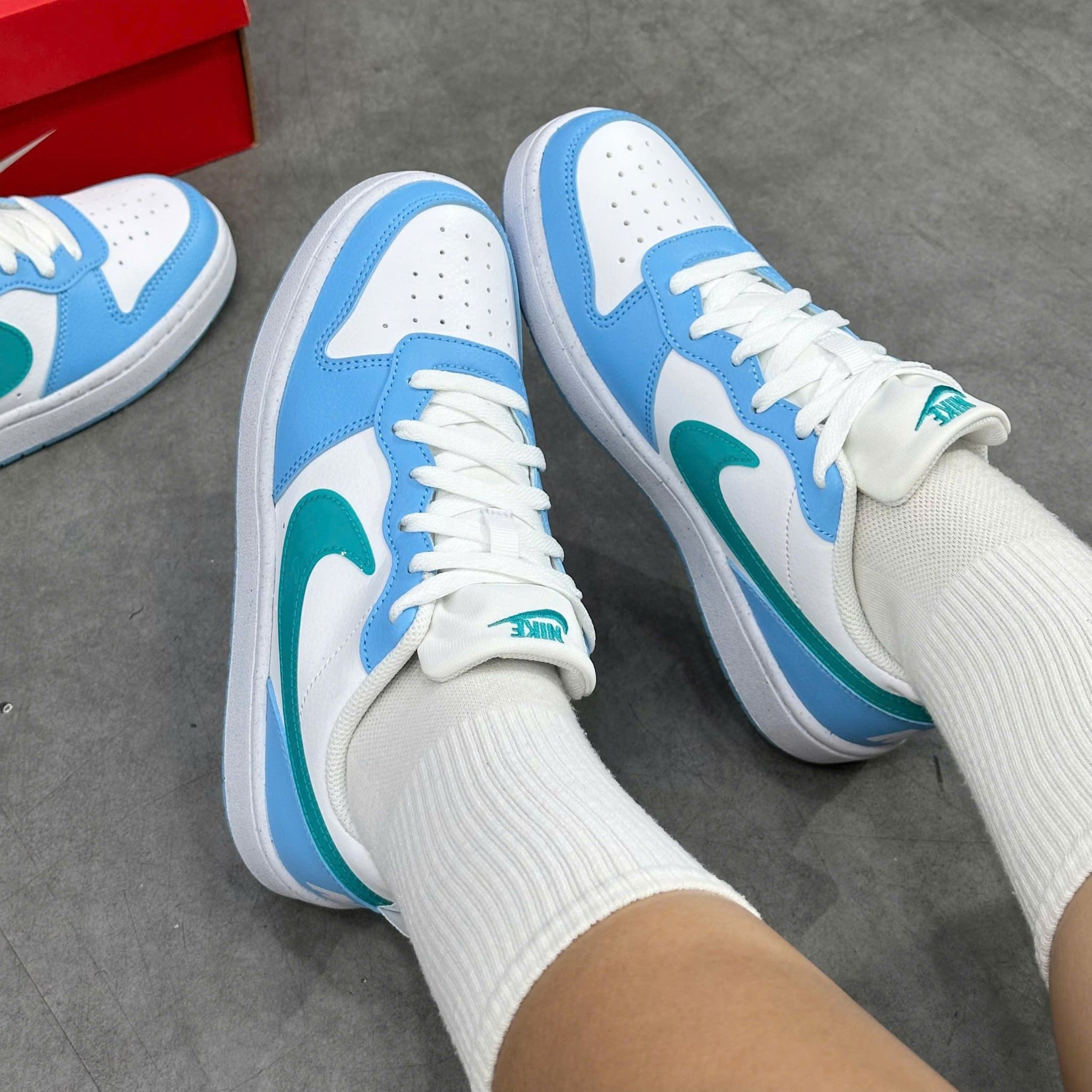  NIKE COURT BOROUGH LOW WHITE BLUE IV5820-100 