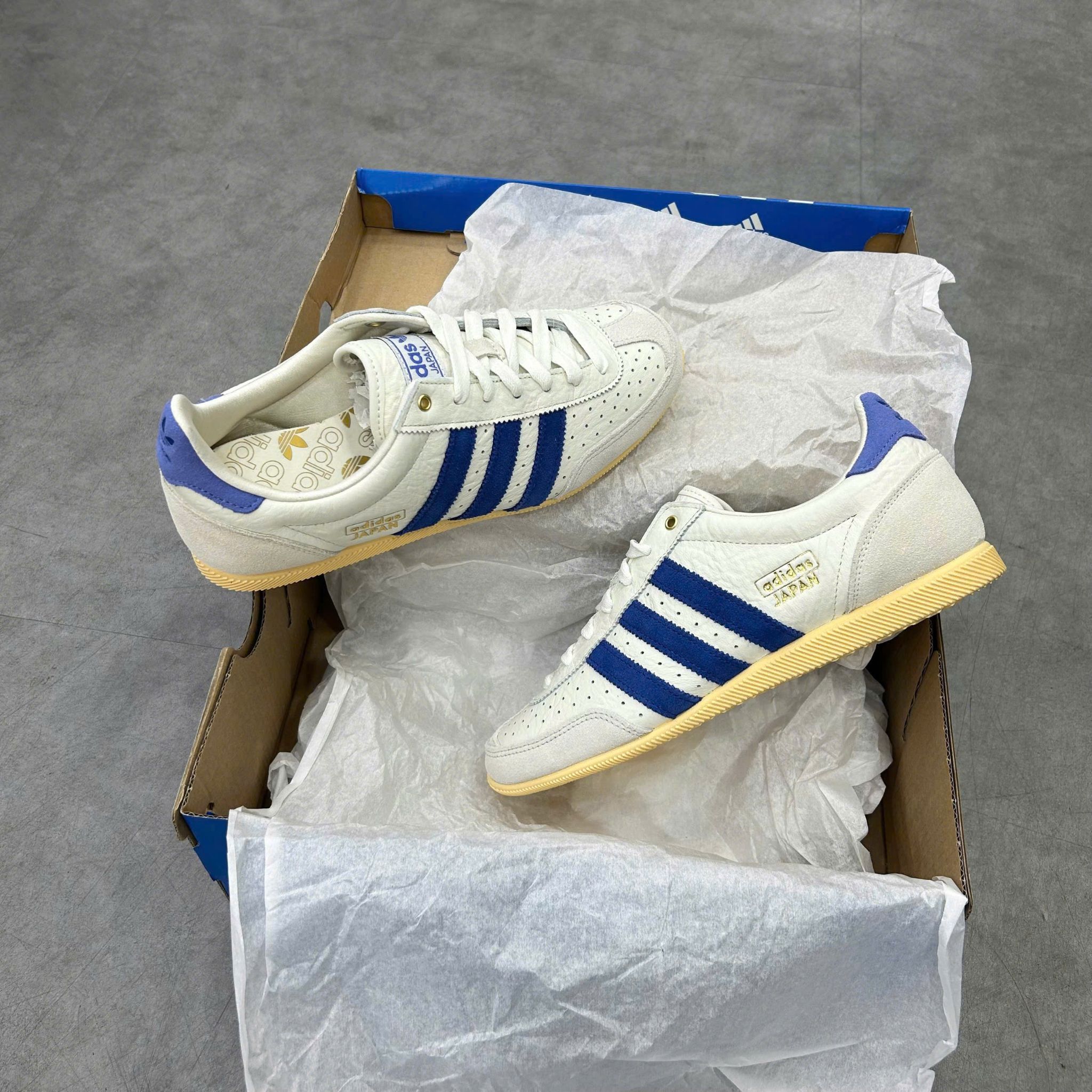  ADIDAS JAPAN OFF WHITE ROYAL REAL LILAC IH1601 