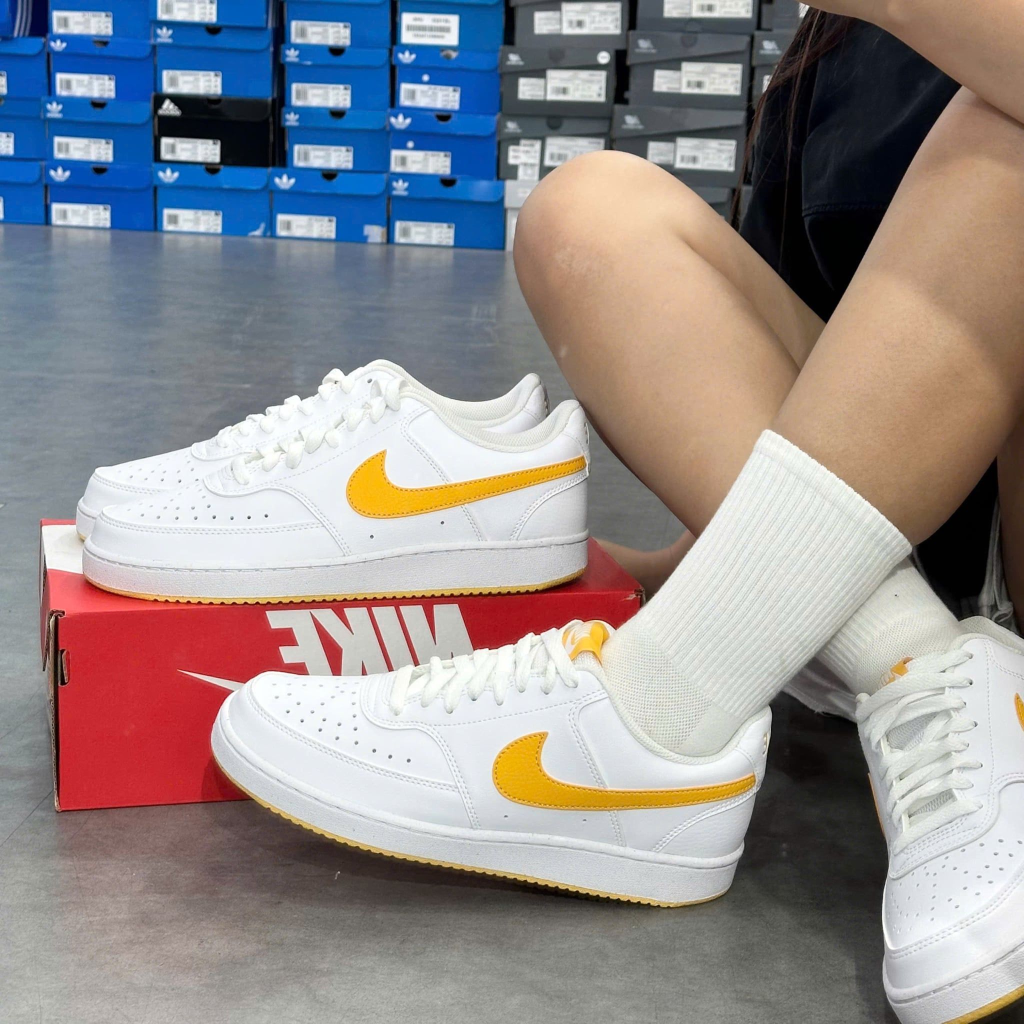  NIKE COURT VISION LOW NEXT WHITE UNIVERSITY GOLD HF1744-100 
