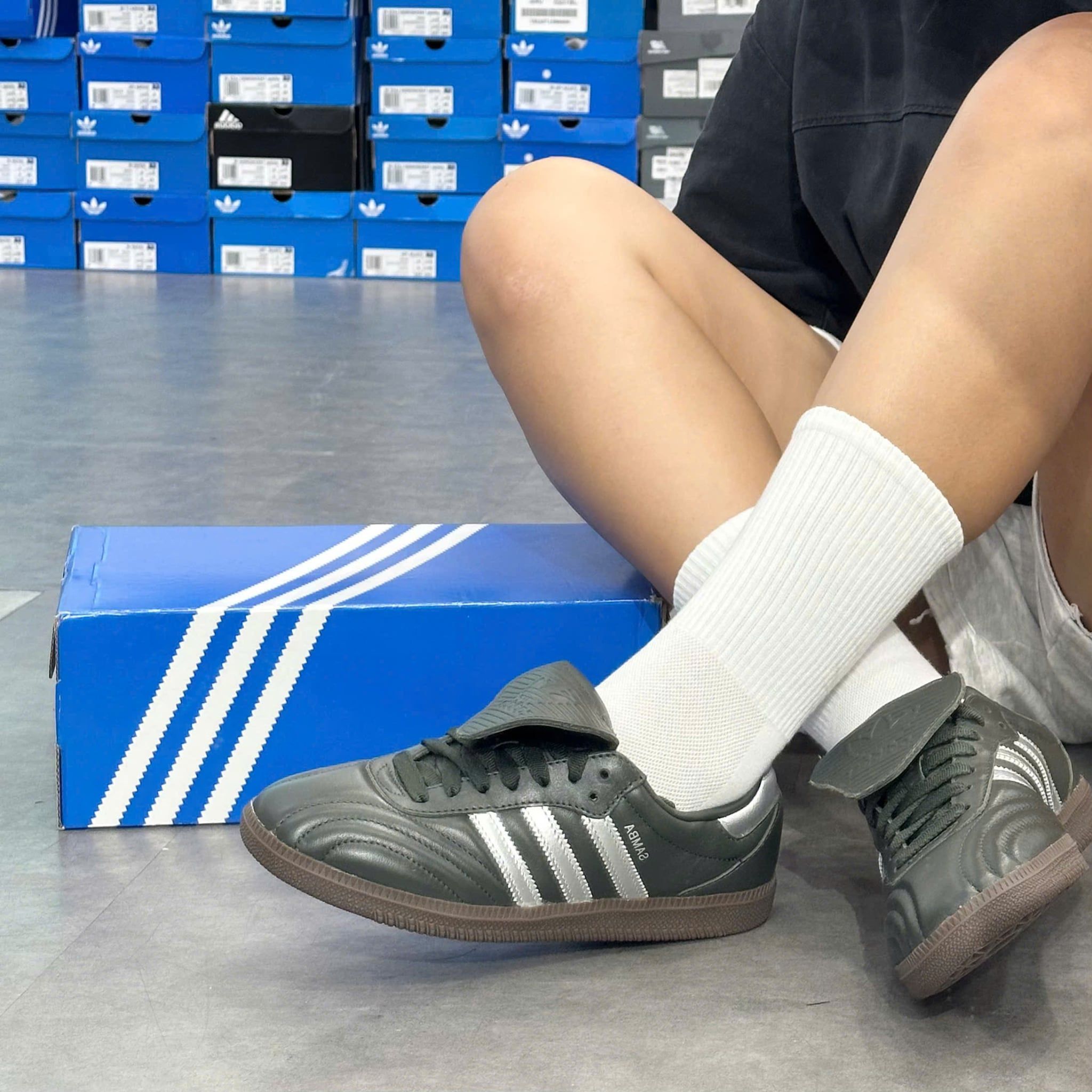  ADIDAS SAMBA LT LEGEND EARTH SILVER METALLIC JP6144 