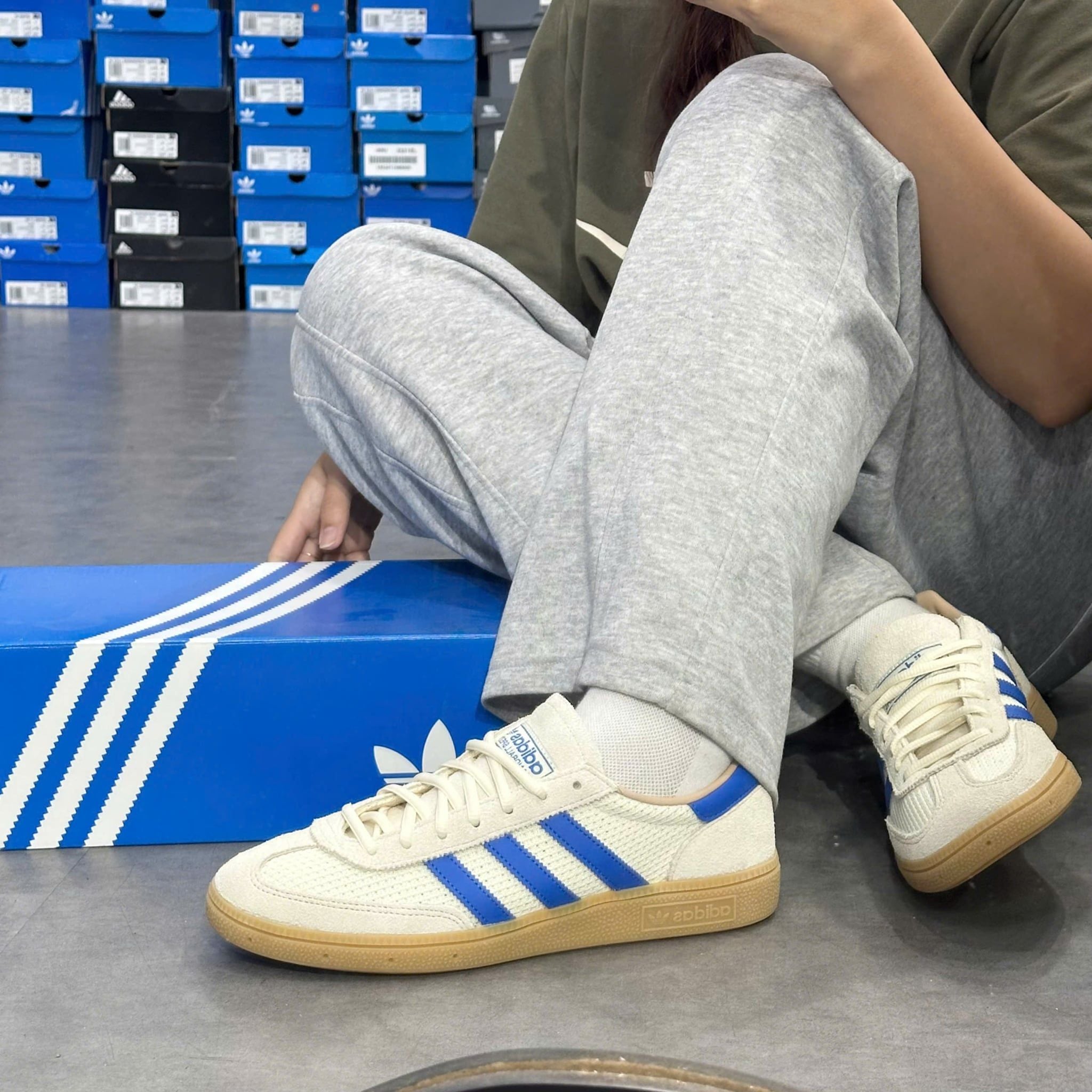  ADIDAS HANDBALL SPEZIAL CREAM WHITE BLUE WARM SANDSTONE JS3865 