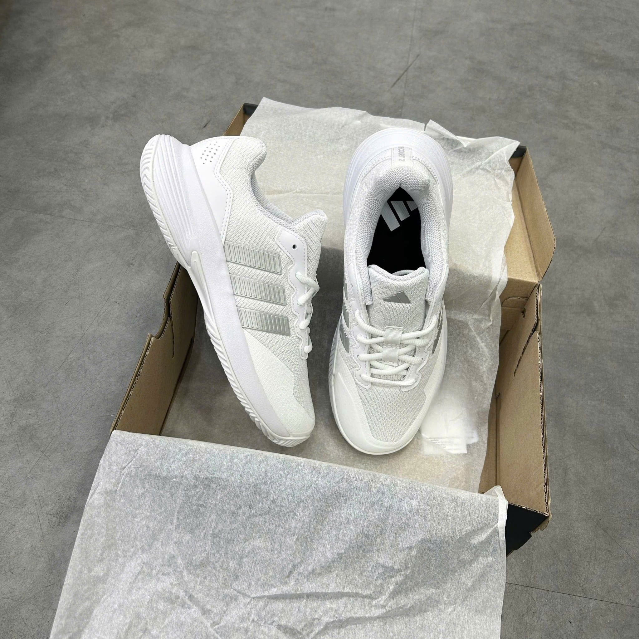  ADIDAS GAMECOURT 2 WHITE METALLIC SILVER KI0789 