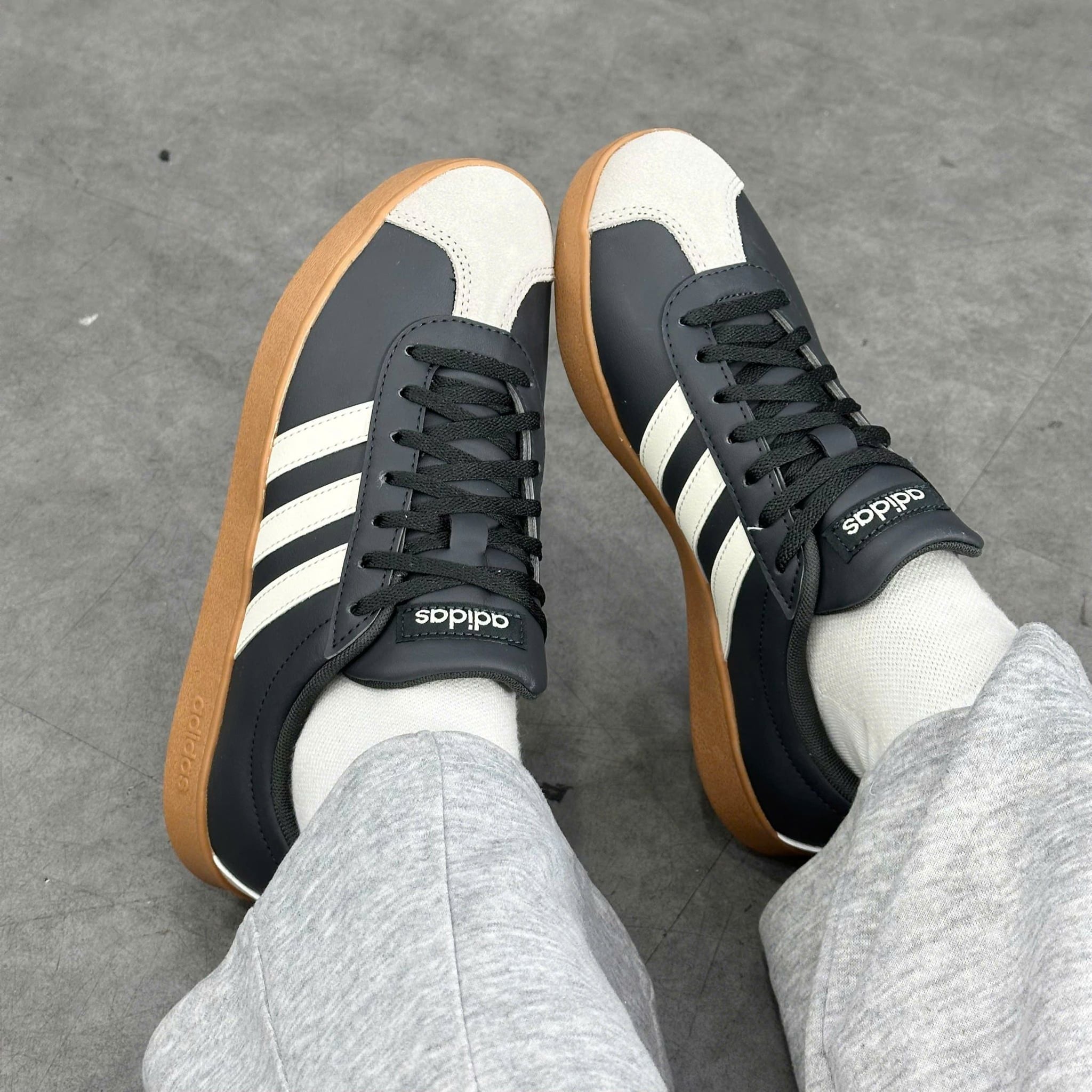  ADIDAS VL COURT BASE BLACK WHITE GUM JS4115 