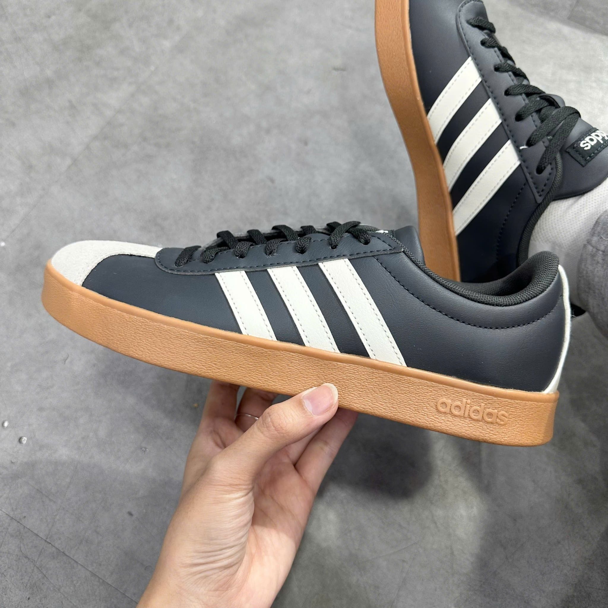  ADIDAS VL COURT BASE BLACK WHITE GUM JS4115 