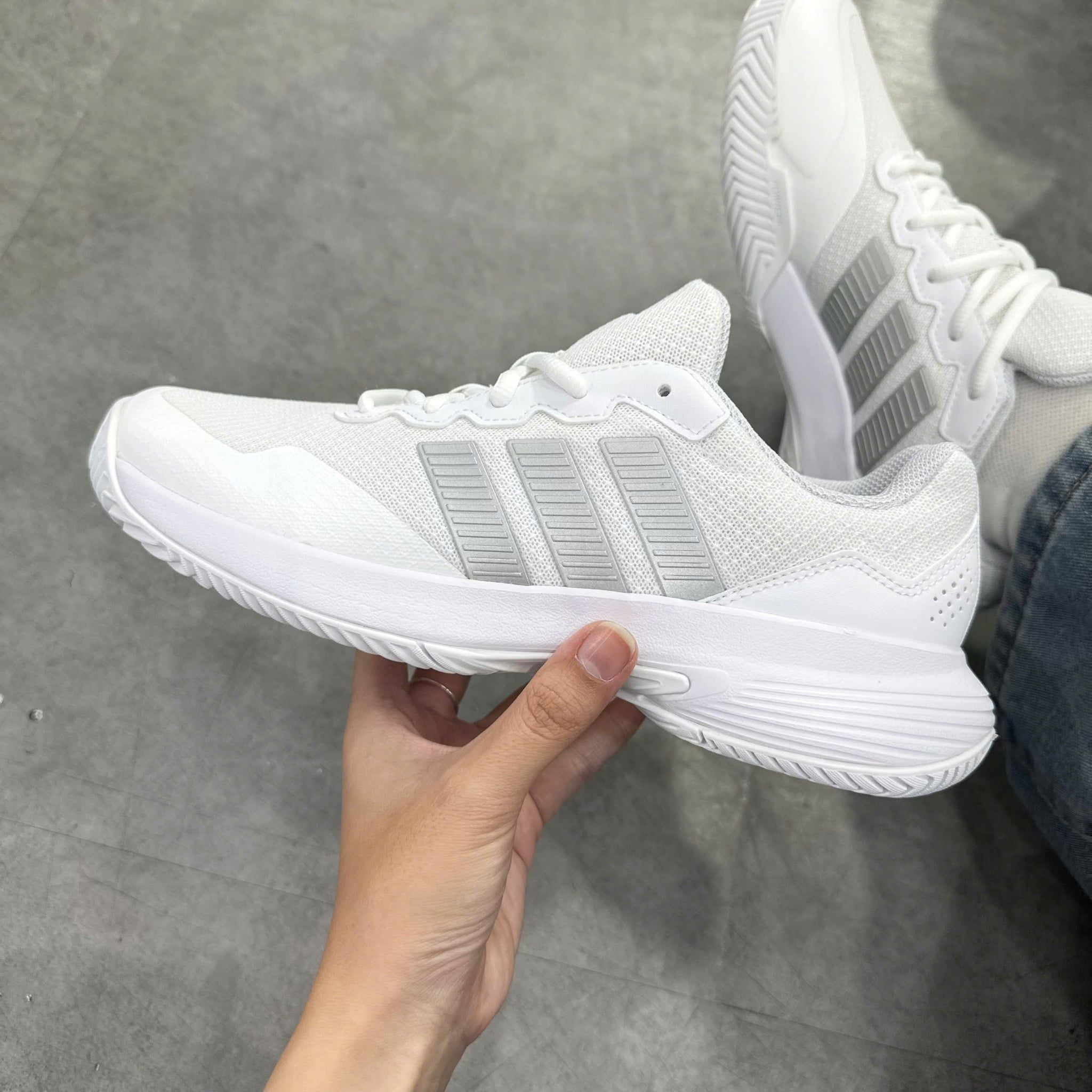  ADIDAS GAMECOURT 2 WHITE METALLIC SILVER KI0789 