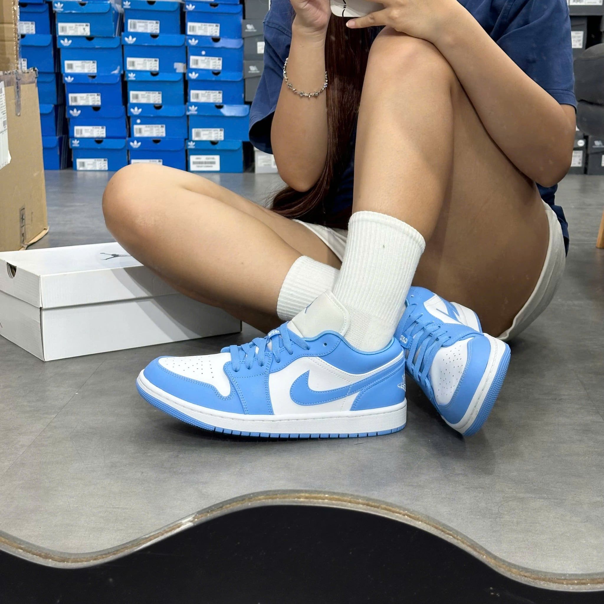  NIKE AIR JORDAN 1 LOW UNC W AO9944-441 
