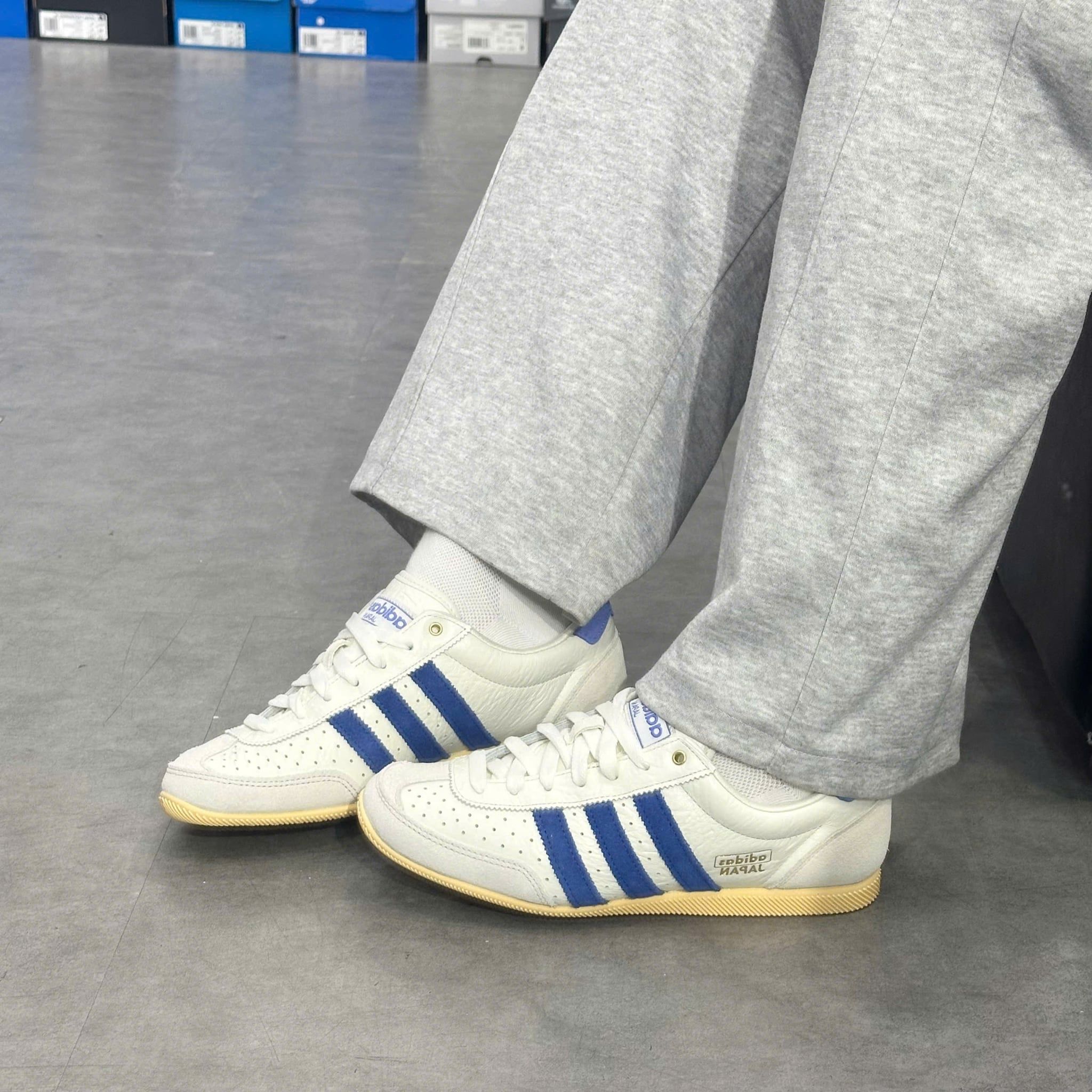  ADIDAS JAPAN OFF WHITE ROYAL REAL LILAC IH1601 