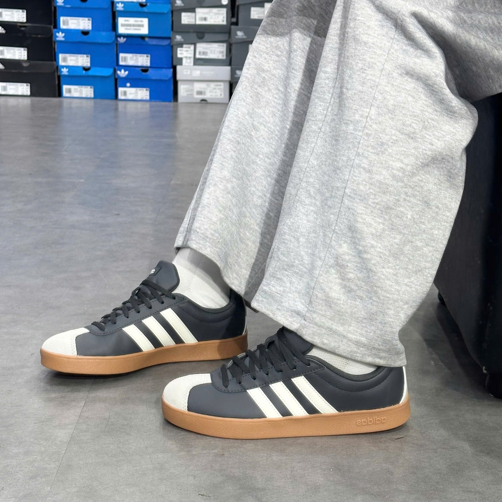  ADIDAS VL COURT BASE BLACK WHITE GUM JS4115 