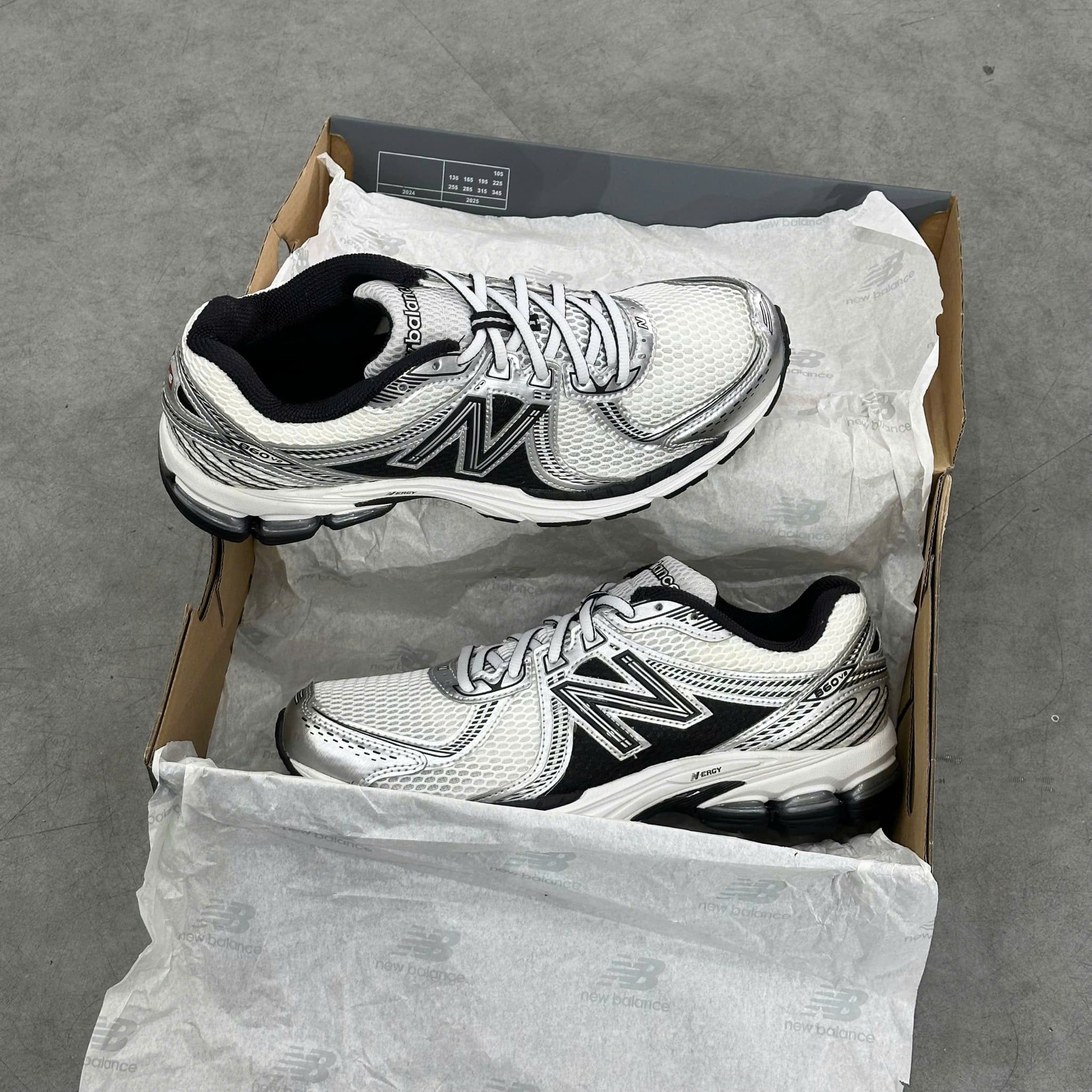  NEW BALANCE 860V2 BLACK WHITE SILVER ML860XD 