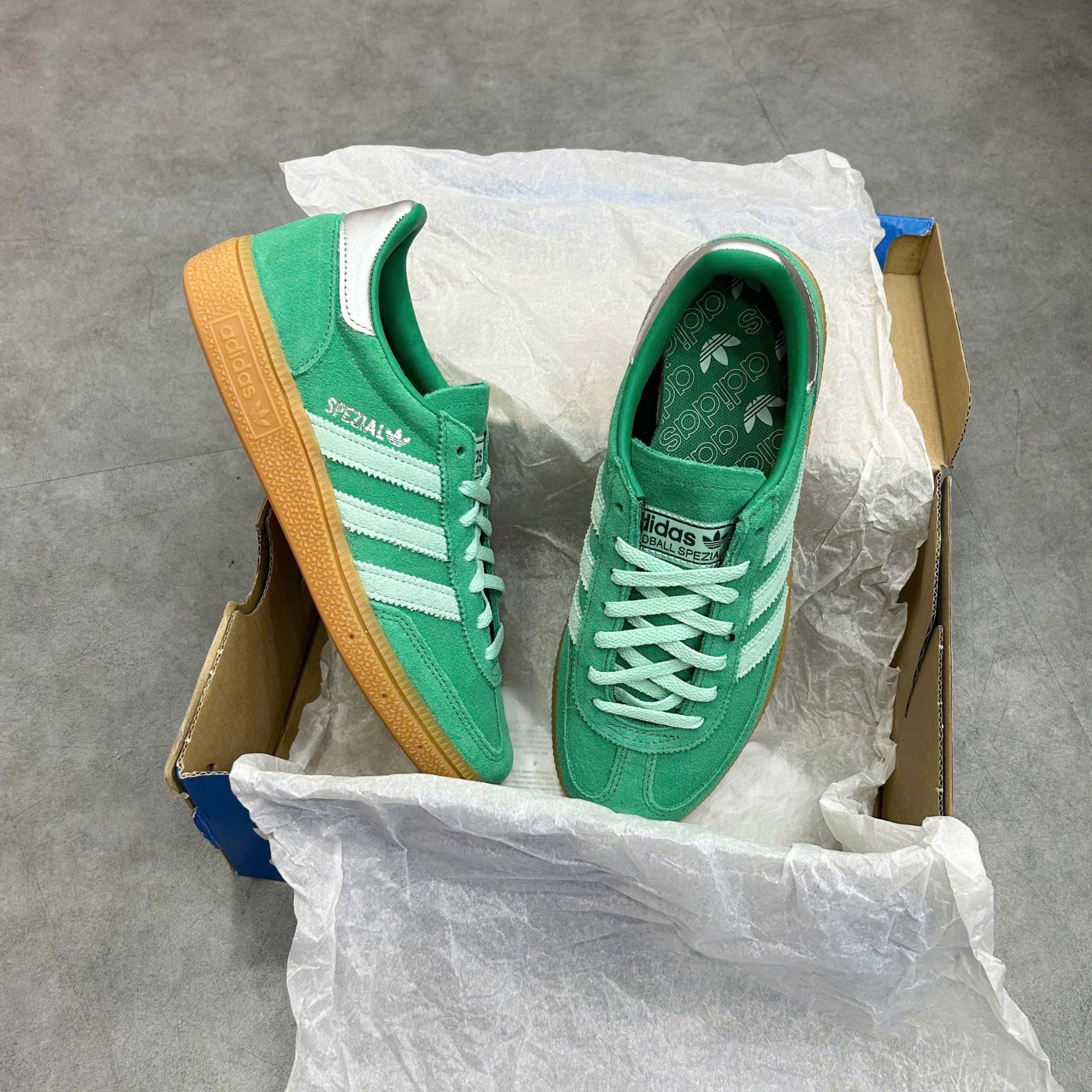 ADIDAS HANDBALL SPEZIAL SEMI COURT GREEN CLEAR MINT JS2908 