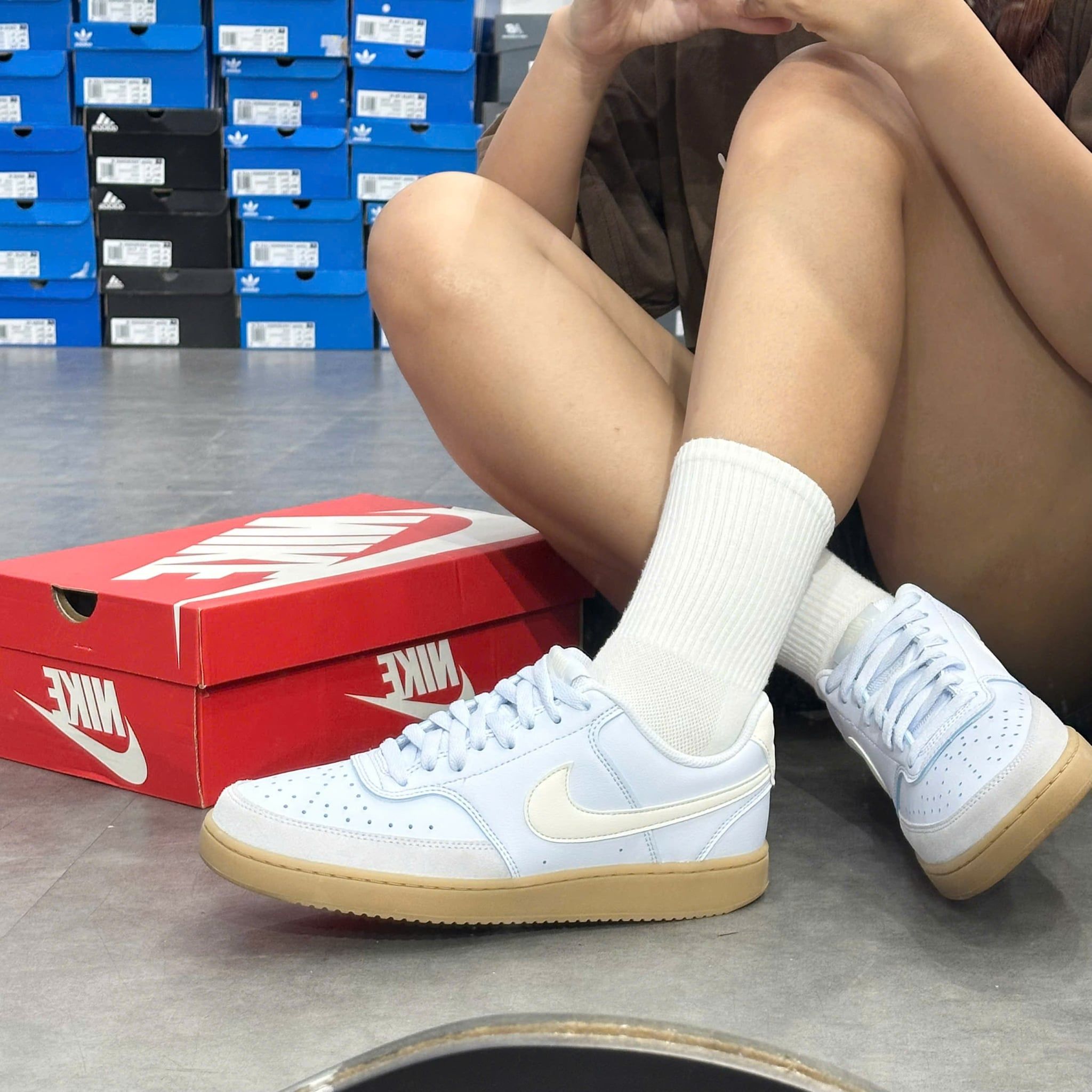  NIKE COURT VISION LOW FOOTBALL GREY GUM LIGHT BROWN PALE IVORY IB2998-002 
