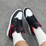  NIKE AIR JORDAN 1 LOW BLACK FIRED RED GS 553560-063 