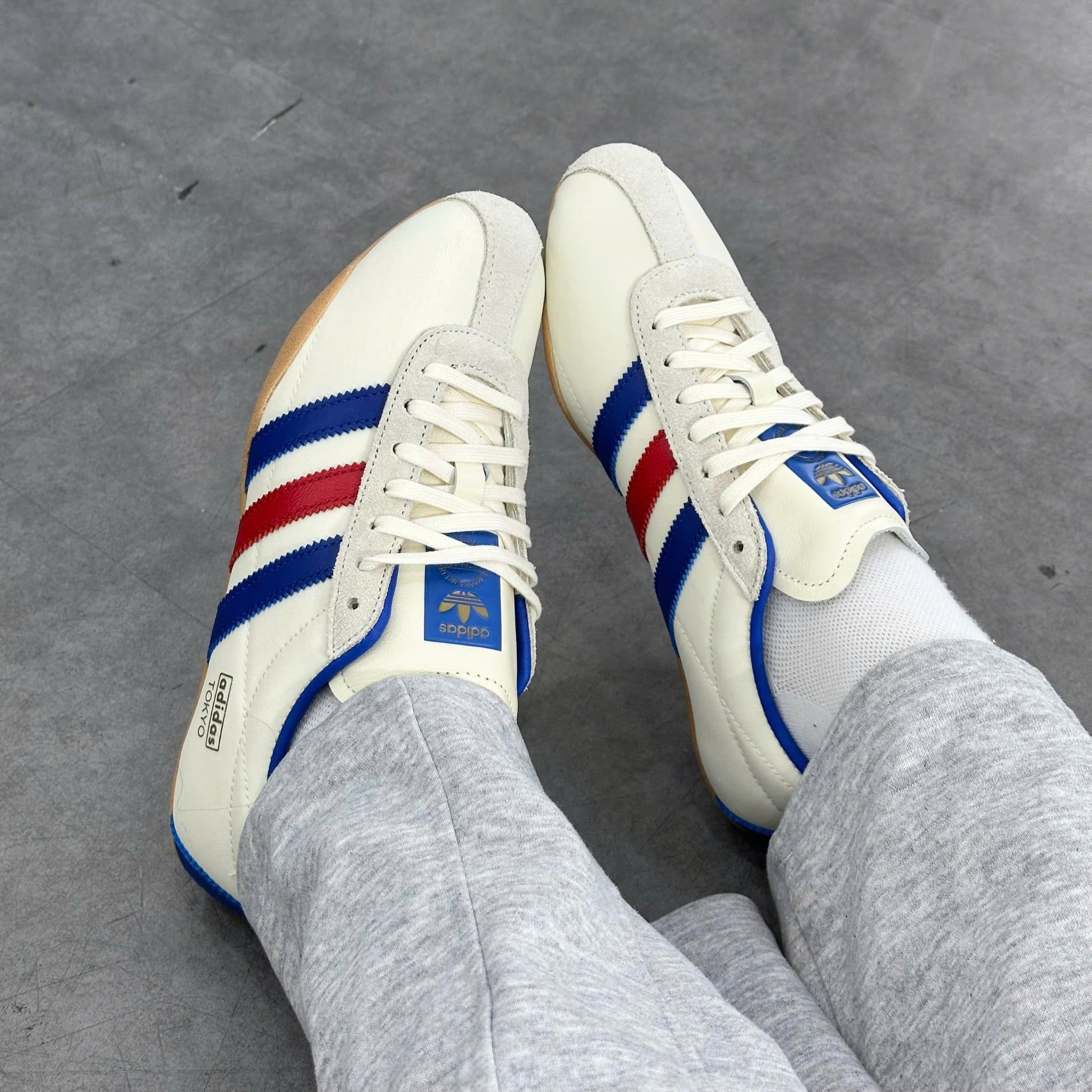  ADIDAS TOKYO CREAM WHITE ROYAL BLUE GUM JQ0585 