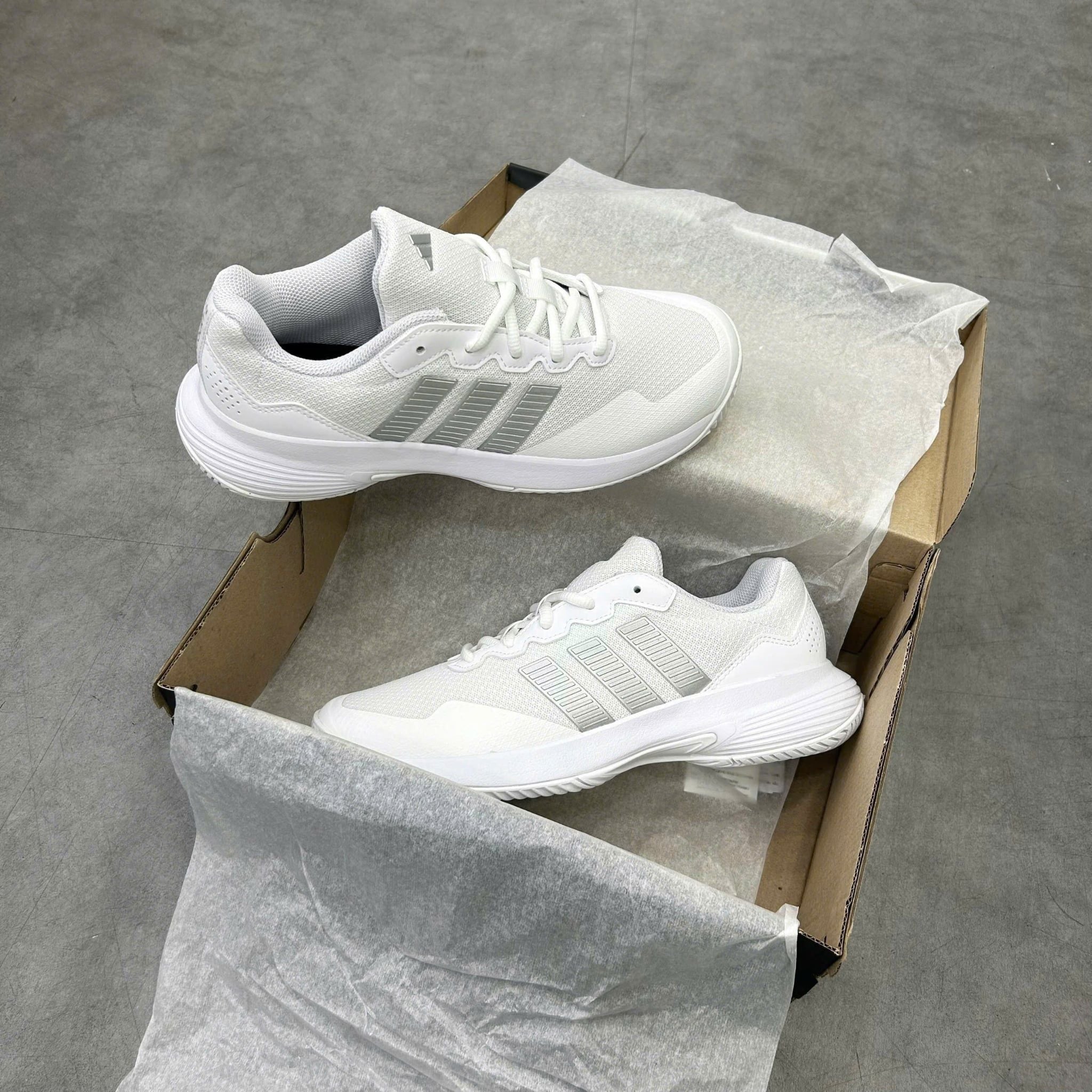  ADIDAS GAMECOURT 2 WHITE METALLIC SILVER KI0789 