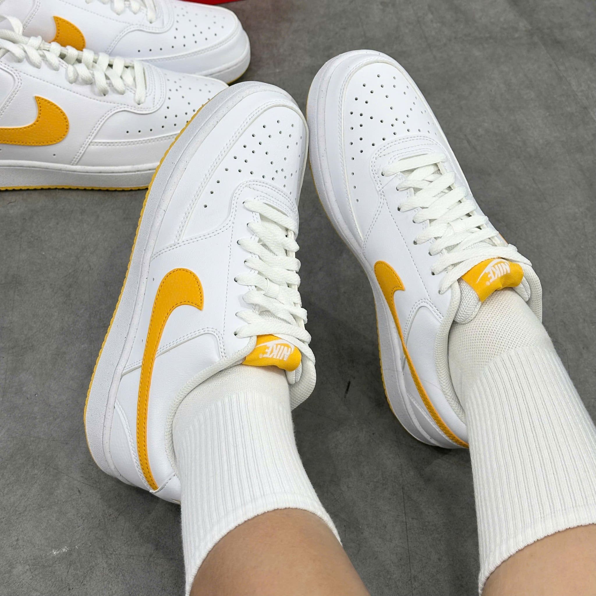  NIKE COURT VISION LOW NEXT WHITE UNIVERSITY GOLD HF1744-100 