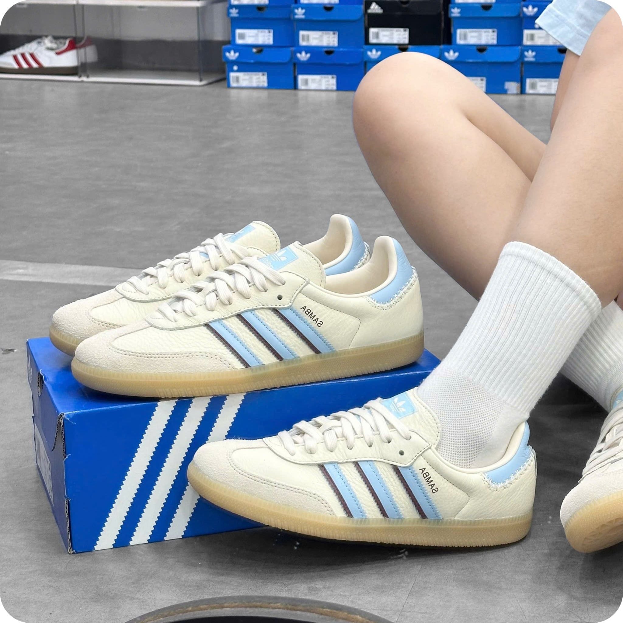  ADIDAS SAMBA OG WONDER WHITE CLEAR SKY SHADOW RED JS5041 